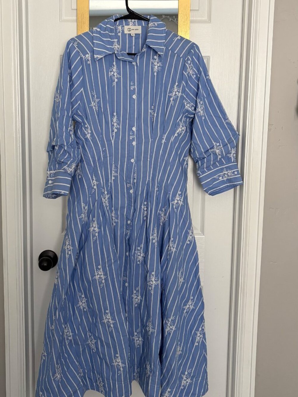 Ivy City Co Cameron Dress - Picture 2 of 3